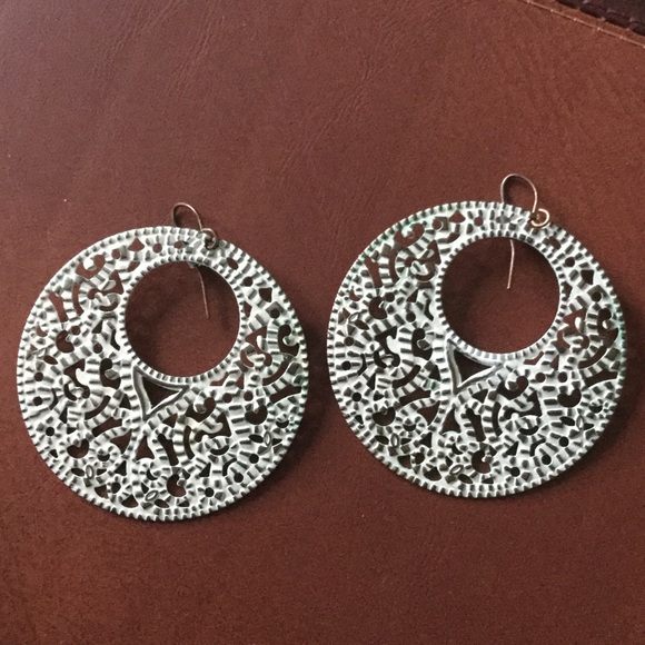 White Dangly Earrings! NWOT