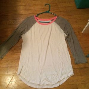 Quarter sleeve t-shirt