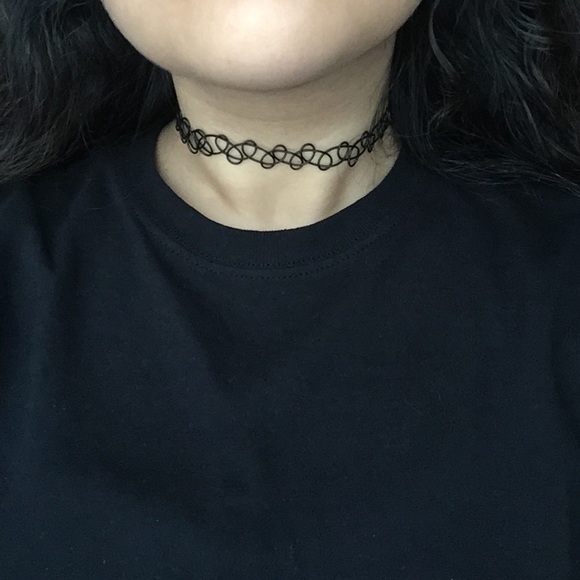 Choker - Picture 2 of 2
