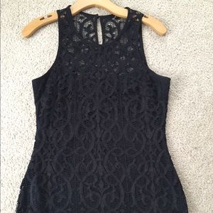Cache lace sleeveless shirt