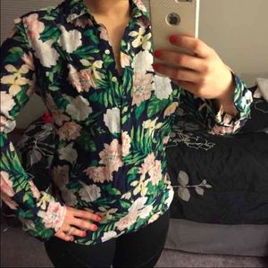 NWOT Old Navy floral blouse! 🌺