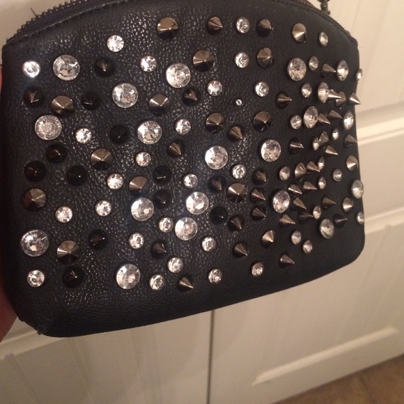 Studded cross body - Picture 2 of 4