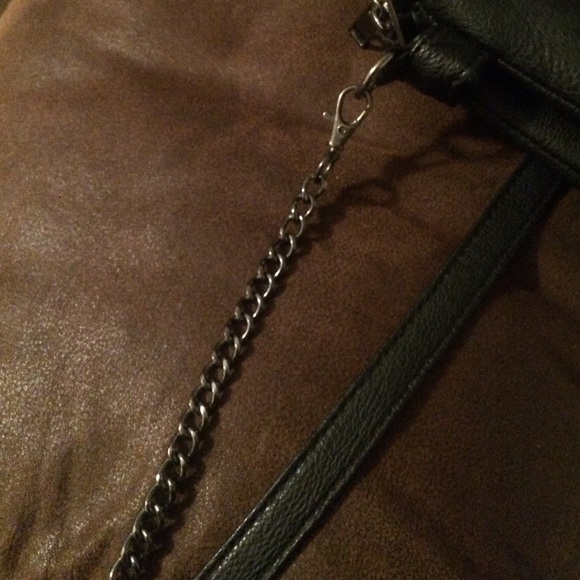 Studded cross body - Picture 4 of 4