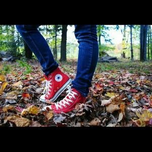 ( high tops ) Red Converse