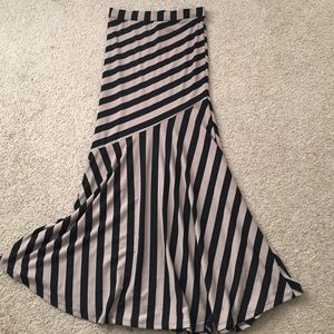 Fit and flare long maxi skirt