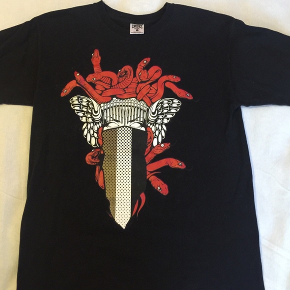 Crooks and castle shirt