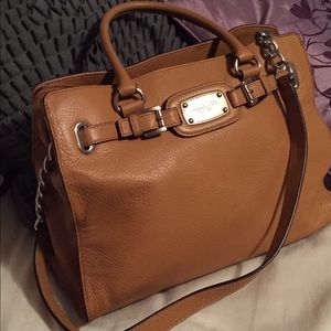 MICHAEL KORS
HAMILTON  LEATHER TOTE
