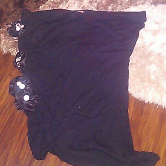 STRAPLESS TOP WITH RINESTONES