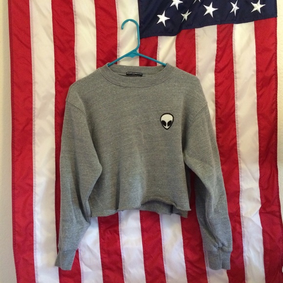Cropped alien crewneck