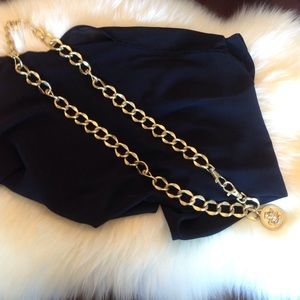Cabi belt/necklace. Gold tone chain w medallion.