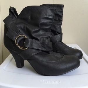 Black Healed Boots