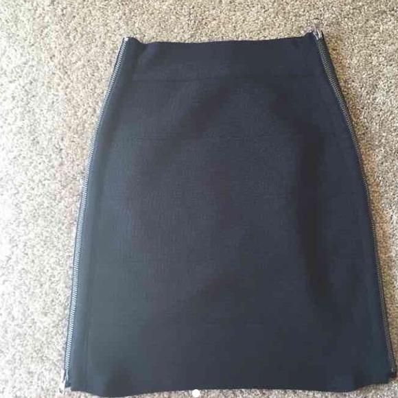 Bebe XS black pencil skirt