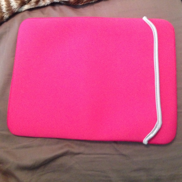 Pink sleeve for a 13" Mac Pro 💗