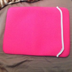 Pink sleeve for a 13" Mac Pro 💗