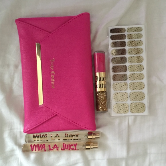 🚨ACCEPTING OFFERS! Juicy Couture Small Clutch Bag