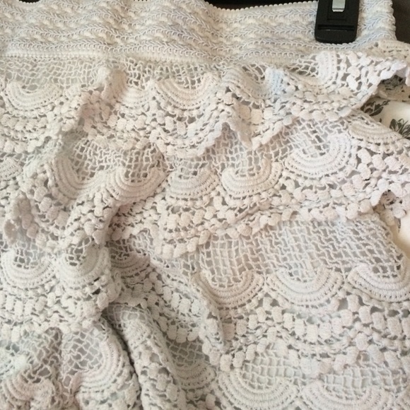 Crotched/ lace shorts - Picture 3 of 4