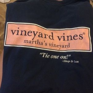 navy vineyard vines tshirt
