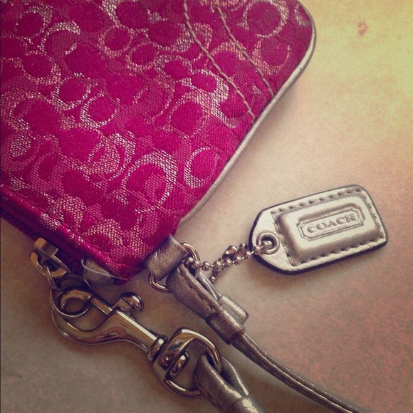 Coach - Pink and Silver Wristlet from approx. 2008