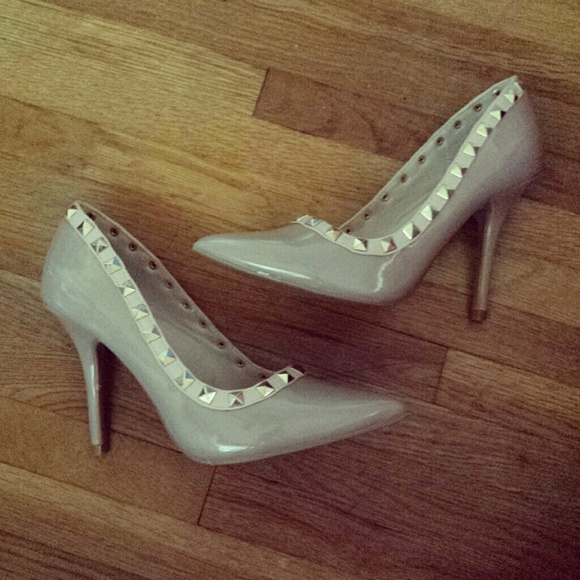Nude shoes