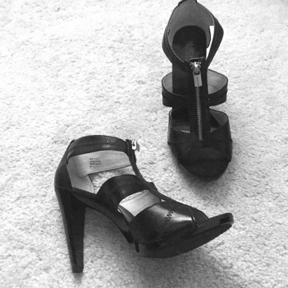Michael Kors Shoes - Barely worn Michael Kors
