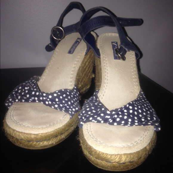 American Eagle wedges