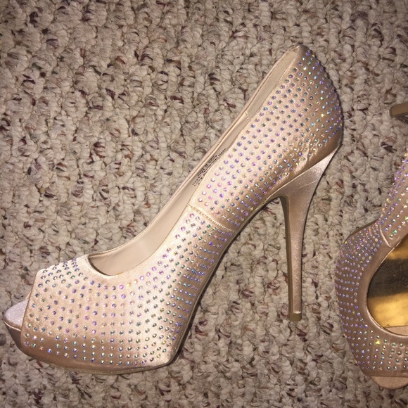 Jennifer Lopez open toed heels