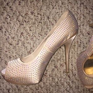 Jennifer Lopez open toed heels