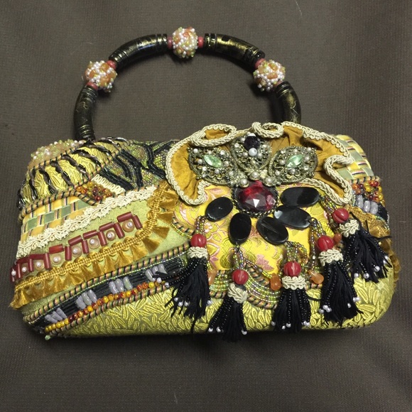 Stunning Mary Francis purse. Exquisitely detailed!