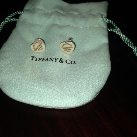 100% authentic Tiffany earrings (size small)