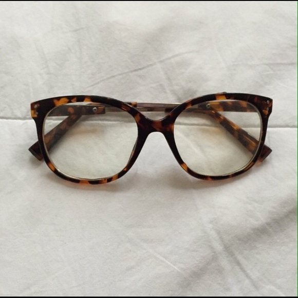 Urban Outfitters reading glasses