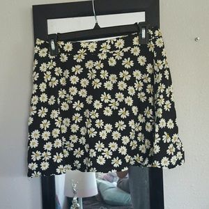 black forever 21 daisy print skirt