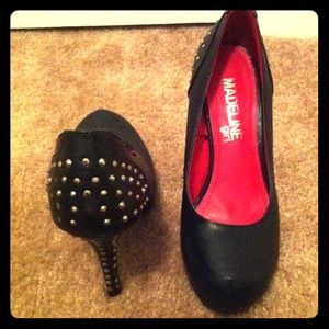 Black pumps with silver studs!!