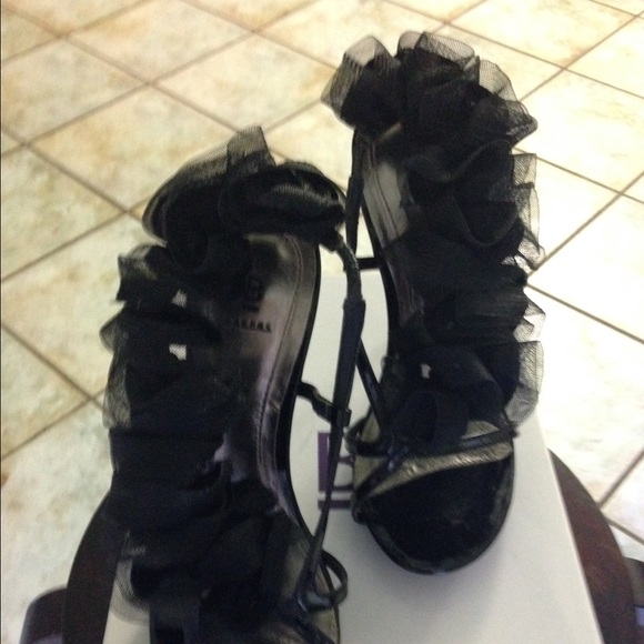 Bakers black lacy sandals - Picture 2 of 4
