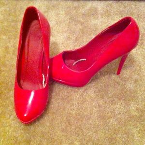 Red patent pumps!