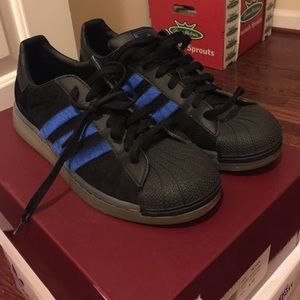 adidas mens sneaker