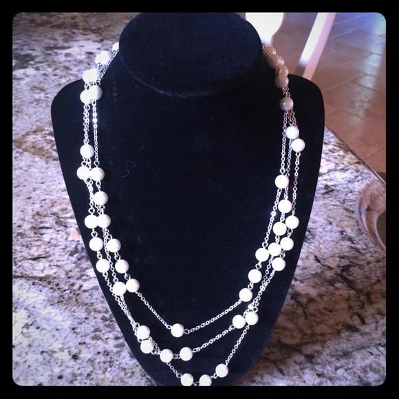 Beautiful Lia Sophia Long Perl Necklace - Picture 1 of 2