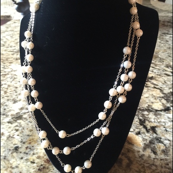 Beautiful Lia Sophia Long Perl Necklace - Picture 2 of 2
