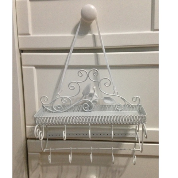 Jewelry holder