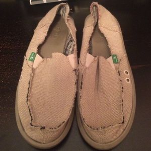 Women's Beige Sanuks