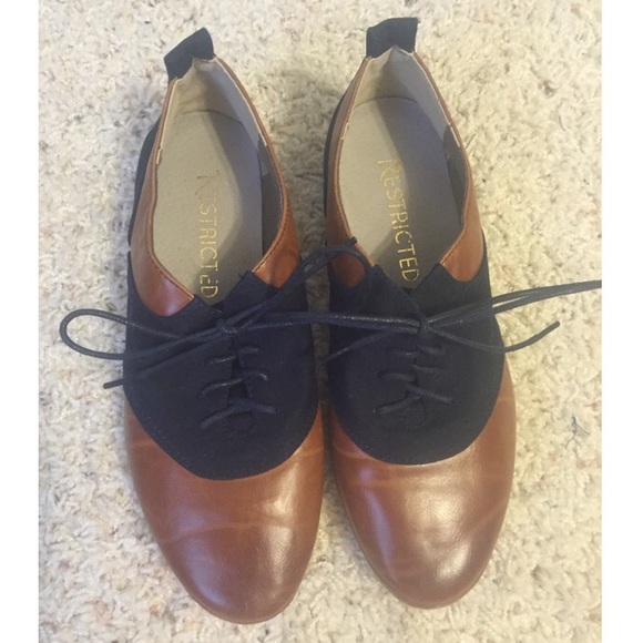 RESTRICTED Navy/Whiskey Oxfords Size 6
