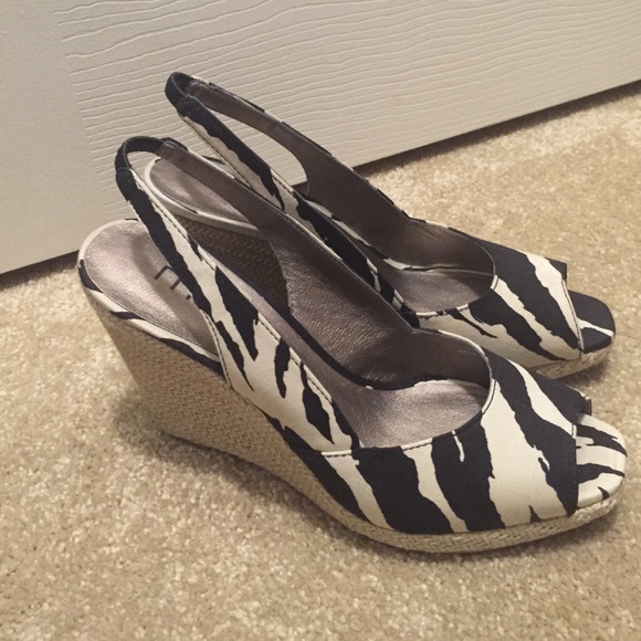 zebra-patterned wedges