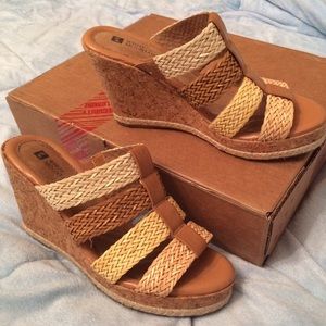 EUC White Mountain Wedges 7.5