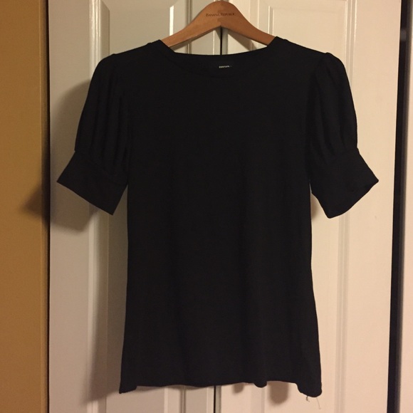 Black quarter sleeve top