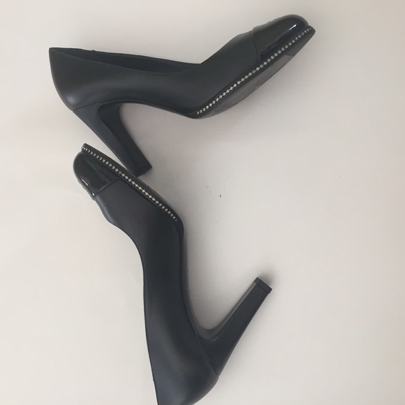 🚫sold🚫Chanel fancy shoes gently used - Picture 2 of 4