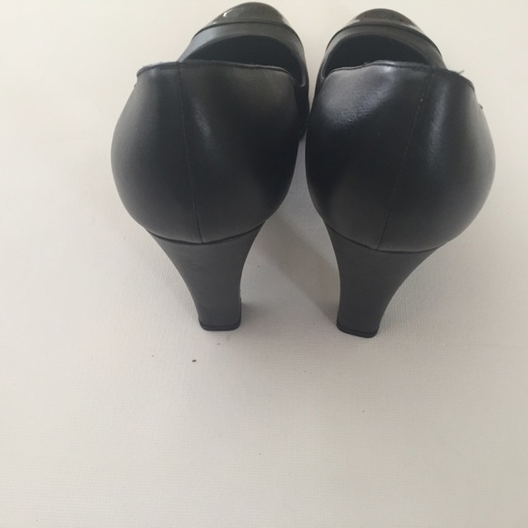 🚫sold🚫Chanel fancy shoes gently used - Picture 3 of 4
