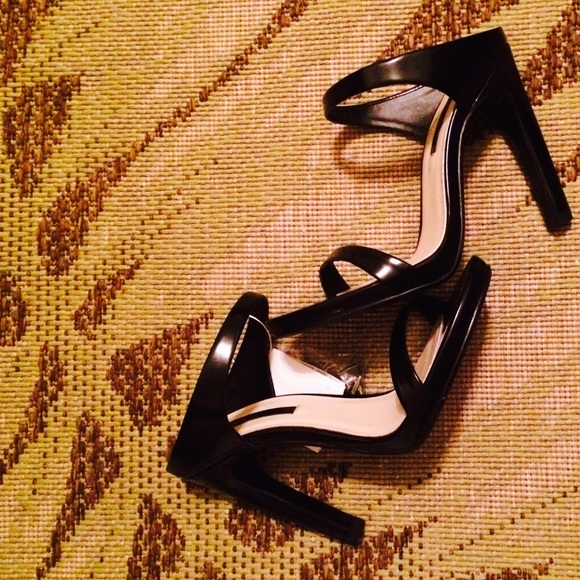 Zara Shoes - Black Strappy Mules