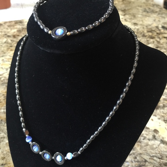 Gray and Blue Necklace and matching bracelet - Picture 2 of 2