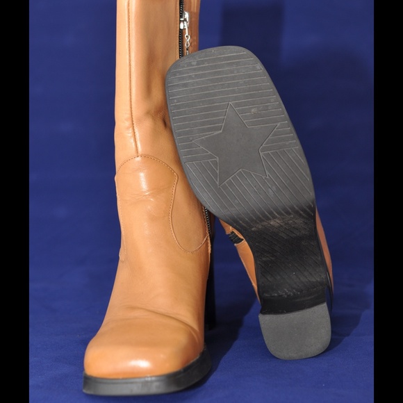 👢NEW LISTING!👢Tommy Hilfiger boots!