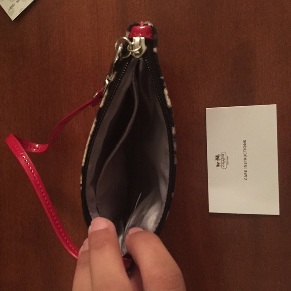 Coach wristlet - Picture 3 of 3