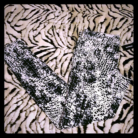 BNWT EXPRESS splattered leggings